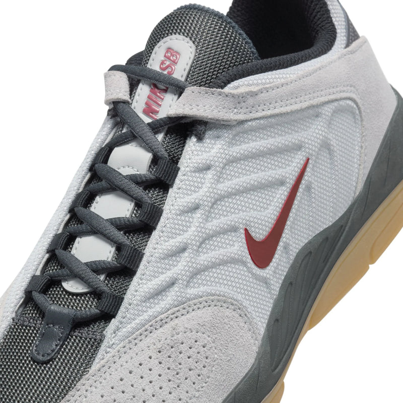 Nike SB Vertebrae (LT Smoke Grey/Dark Team Red)