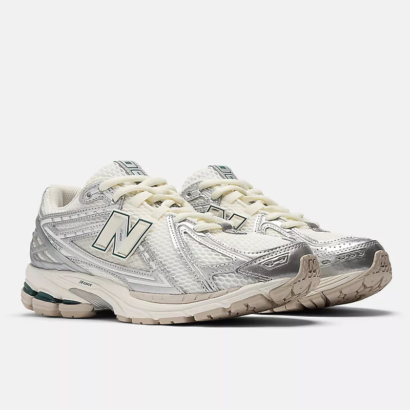 New Balance 1906R (Silver)