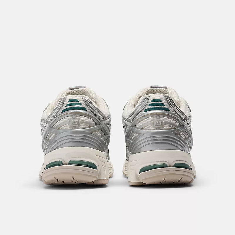 New Balance 1906R (Silver)